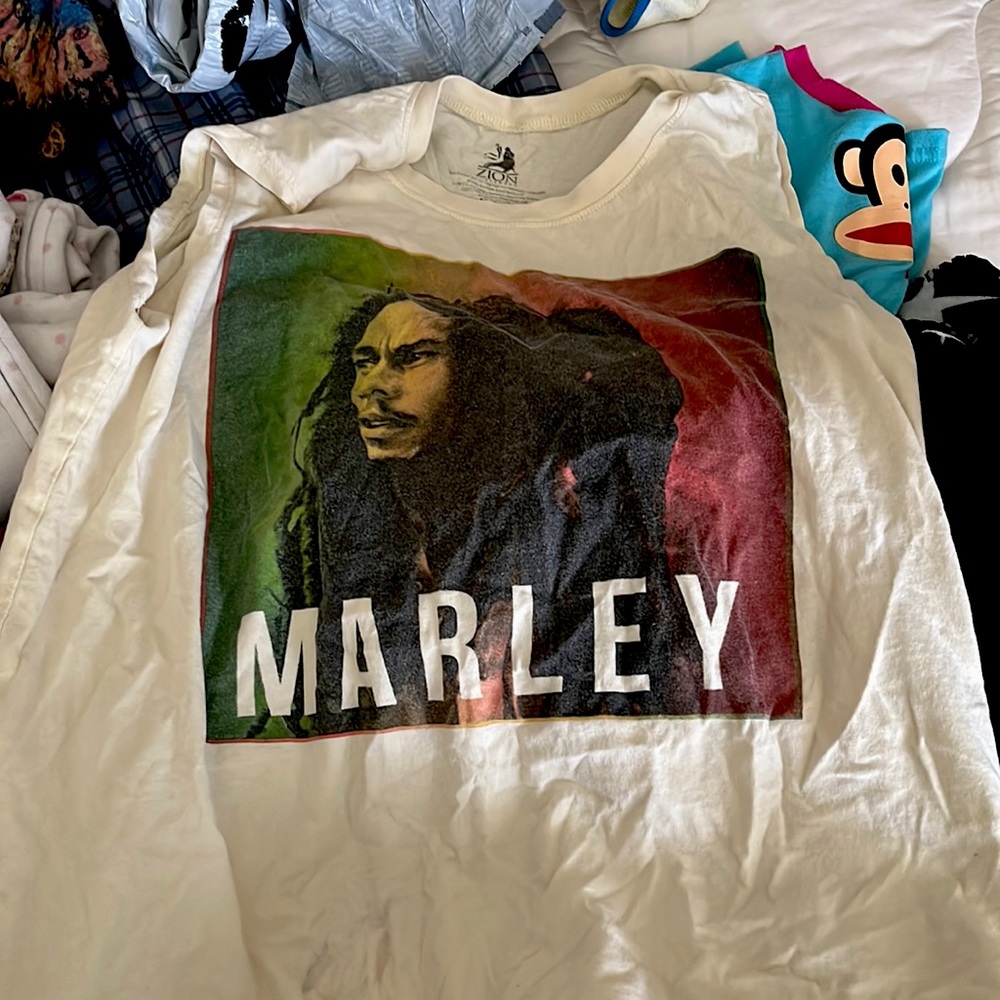 Bob Marley shirt size medium